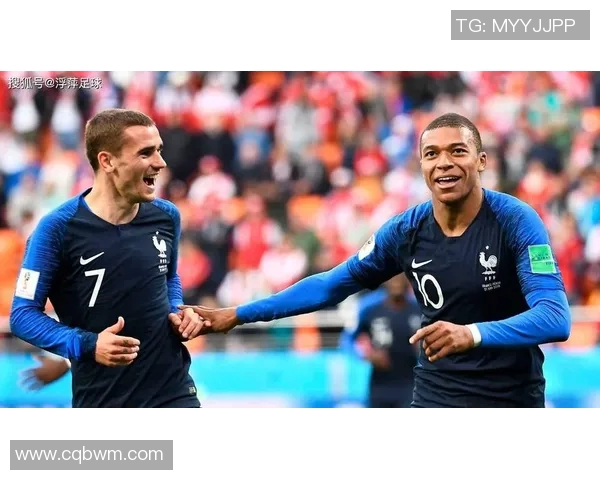 巴黎评分揭晓：球队表现究竟是亮眼高光还是低迷挣扎